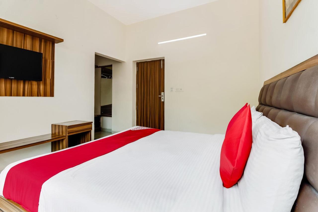 Oyo 10213 Hotel Panache Mathura Zewnętrze zdjęcie