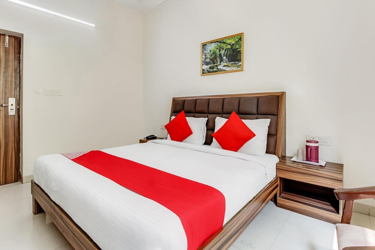Oyo 10213 Hotel Panache Mathura Zewnętrze zdjęcie