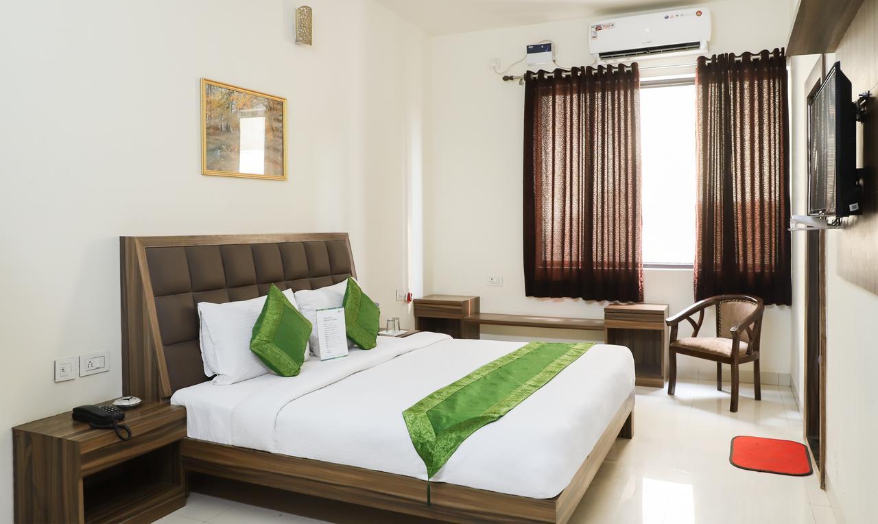 Oyo 10213 Hotel Panache Mathura Zewnętrze zdjęcie