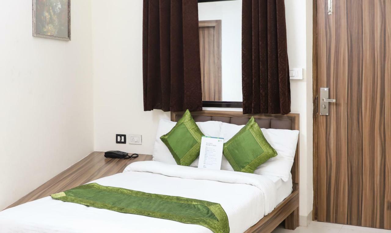 Oyo 10213 Hotel Panache Mathura Zewnętrze zdjęcie