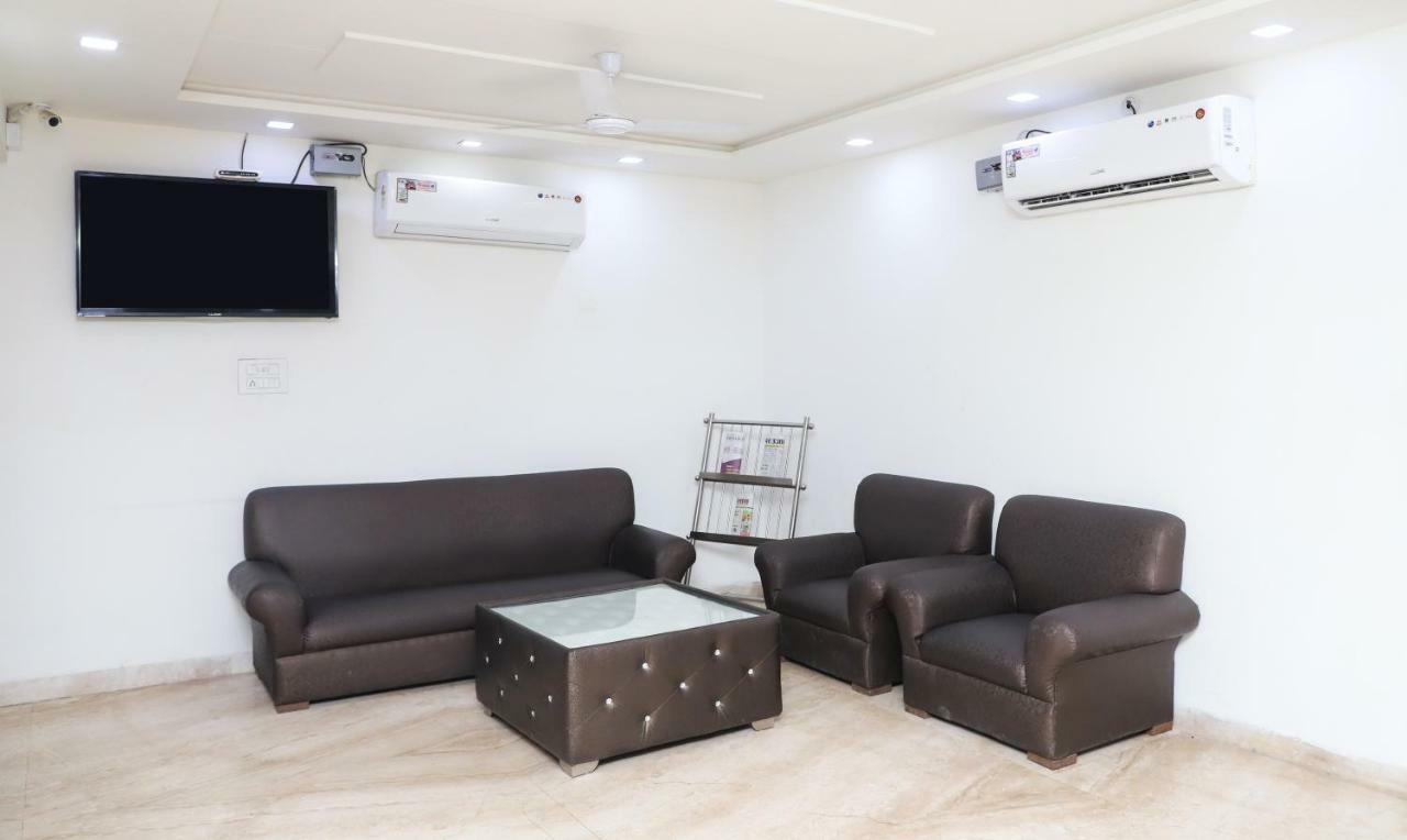 Oyo 10213 Hotel Panache Mathura Zewnętrze zdjęcie