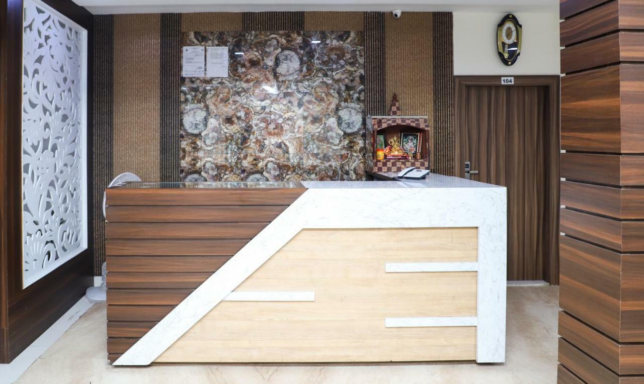 Oyo 10213 Hotel Panache Mathura Zewnętrze zdjęcie