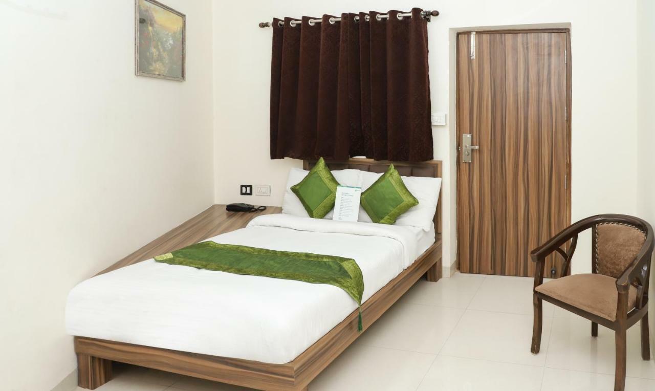 Oyo 10213 Hotel Panache Mathura Zewnętrze zdjęcie